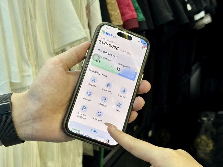 Tiểu thương quản lý bán hàng, xuất hóa đơn điện tử nhanh gọn trên smartphone