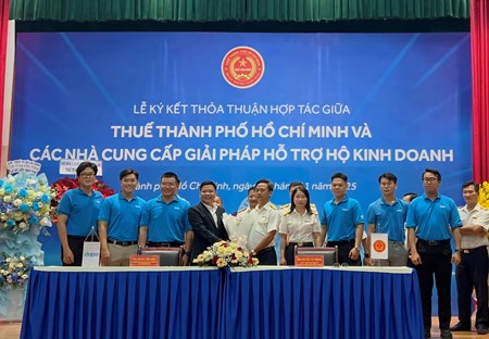 Thuế TP.HCM liên minh 7 doanh nghiệp lớn hỗ trợ hộ kinh doanh chuyển đổi