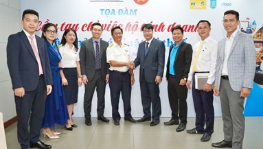 Sapo phối hợp cùng cán bộ Thuế 'Cầm tay chỉ việc' giúp hộ kinh doanh tuân thủ pháp luật thuế