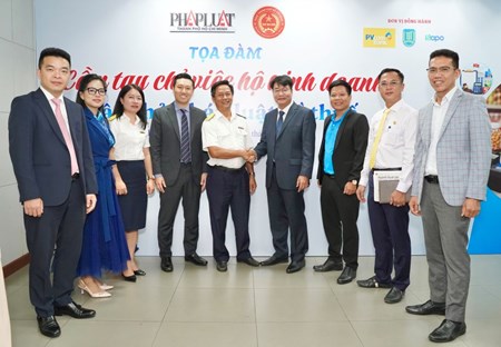 Sapo phối hợp cùng cán bộ Thuế 'Cầm tay chỉ việc' giúp hộ kinh doanh tuân thủ pháp luật thuế