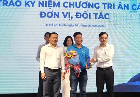 Sapo nhận Kỷ niệm chương đồng hành lan tỏa chính sách thuế đến doanh nghiệp, hộ kinh doanh