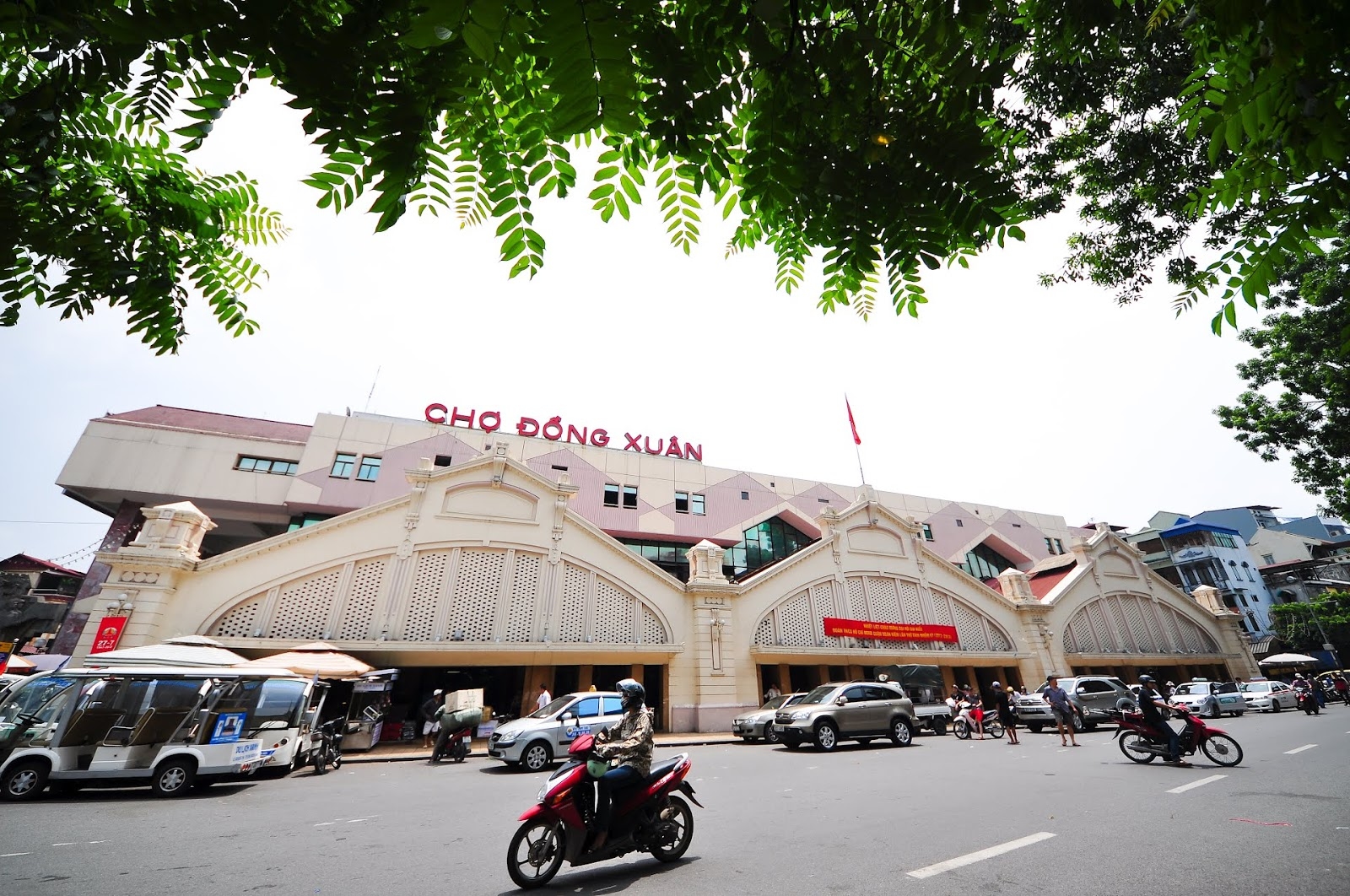 Bỏ túi 3 kinh nghiệm hay đi chợ Đồng Xuân mua buôn quần áo