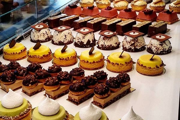 Mở tiệm bánh kem cần bao nhiêu vốn? Bí kíp vận hành hiệu quả