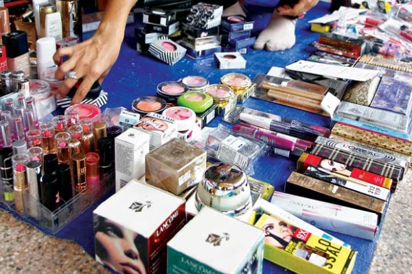 Lợi bất cập hại khi kinh doanh mỹ phẩm
