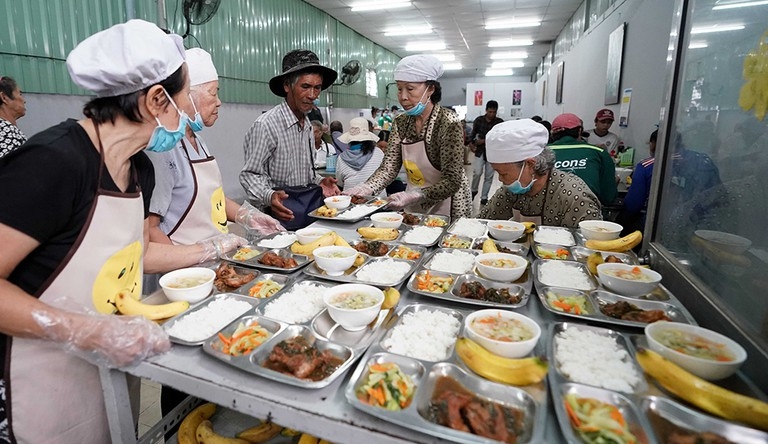 Kinh nghiệm mở quán cơm bình dân đông khách lãi cao