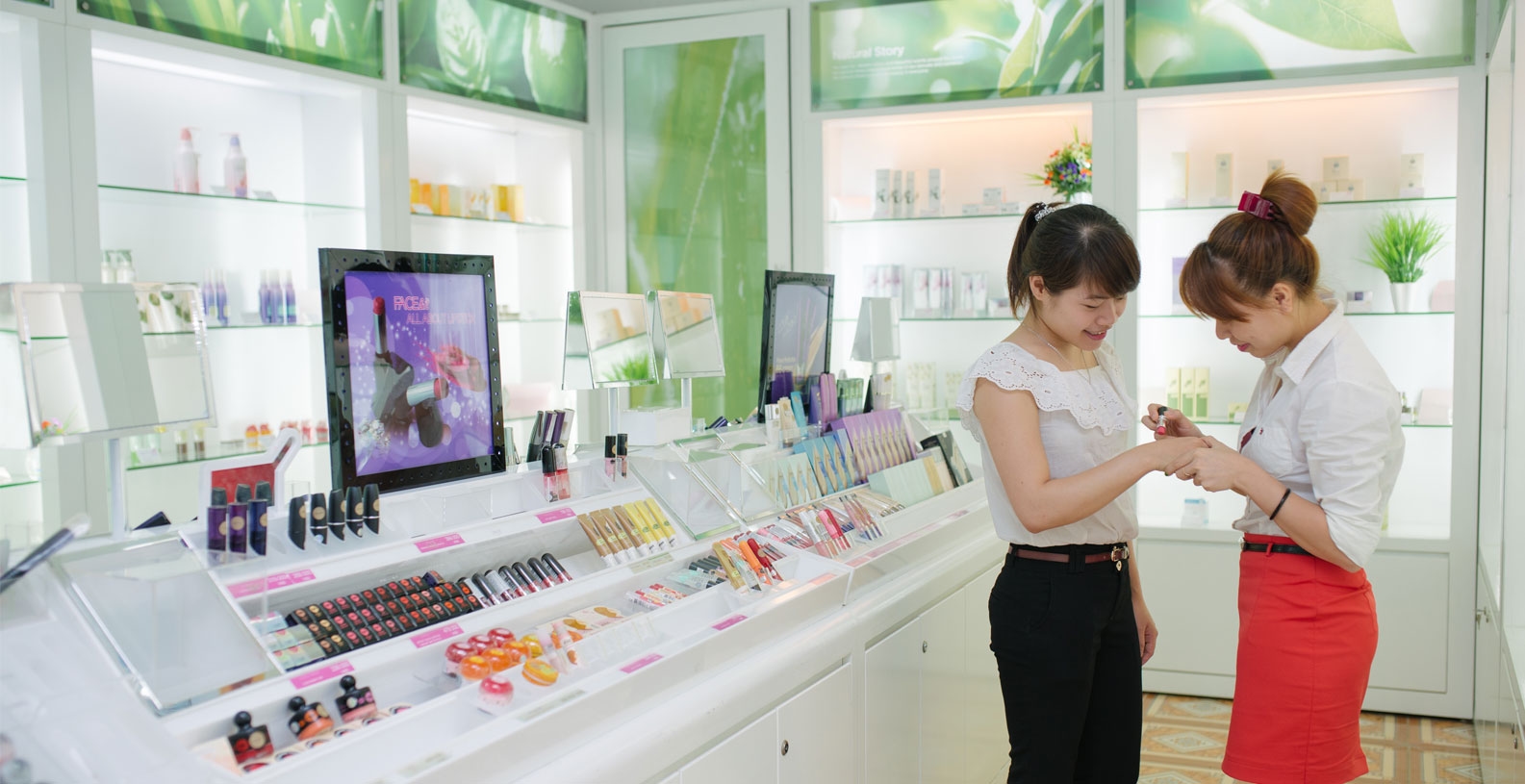Quản lý cửa hàng kinh doanh mỹ phẩm thế nào cho hiệu quả?