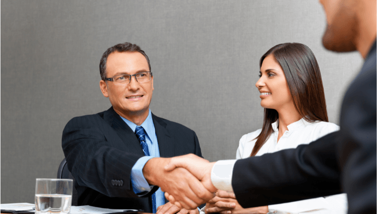 Ứng dụng công nghệ trong quản lý nhân viên bán hàng