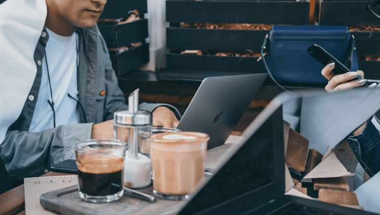 Cách quản lý quán cafe từ xa hiệu quả
