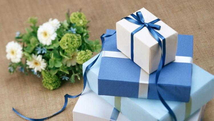Khách hàng muốn mua gì mùa Giáng sinh?