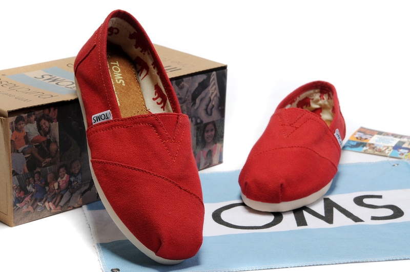 TOMS – ý tưởng kinh doanh độc đáo nảy sinh từ đôi chân trần