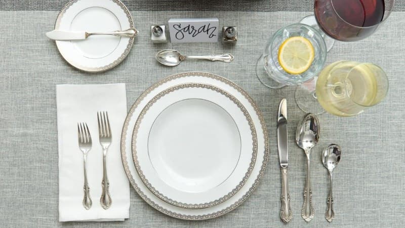 Hướng dẫn setup bàn ăn kiểu Âu đẹp – đúng chuẩn cho nhà hàng sang trọng