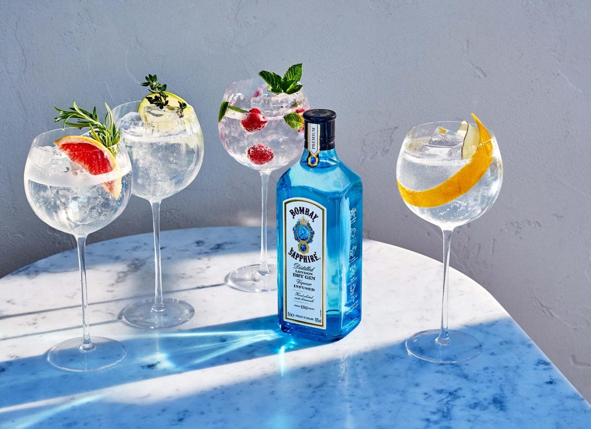 Cocktail là gì? Các cách phân loại Cocktail mà Bartender cần biết