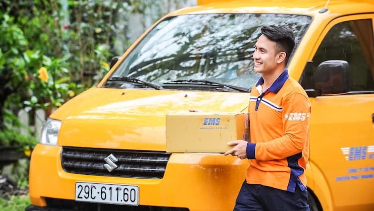 Giải đáp thắc mắc: Gửi đồ ăn qua bưu điện được không?