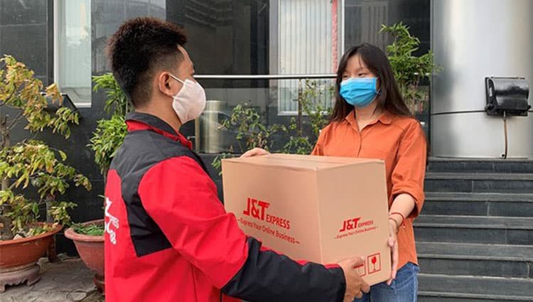 Sapo kết hợp cùng J&T Express: giao hàng nhanh - rẻ - dễ dàng ngay cả trong mùa dịch