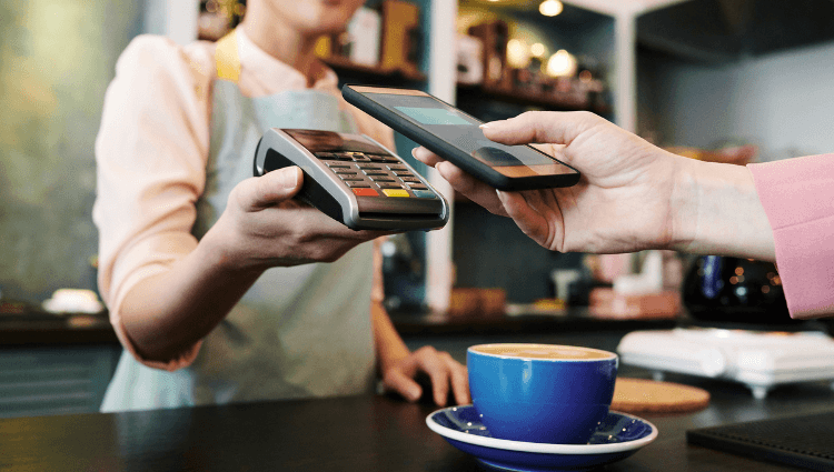 Tăng trưởng doanh thu với các phương thức thanh toán không tiền mặt tích hợp trên Sapo FnB