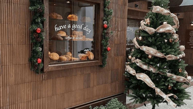 Những quán cafe trang trí Noel ấn tượng tại Hà Nội và Hồ Chí Minh