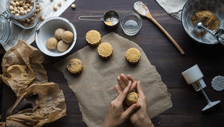 Nở rộ xu hướng kinh doanh nguyên liệu làm bánh trung thu handmade
