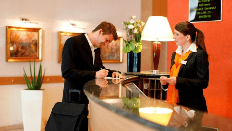 Quy trình đặt phòng khách sạn chuẩn như thế nào?