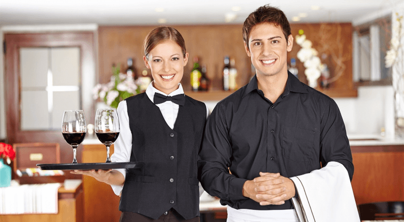 Ghi điểm trong lòng khách với quy trình phục vụ nhà hàng chuyên nghiệp