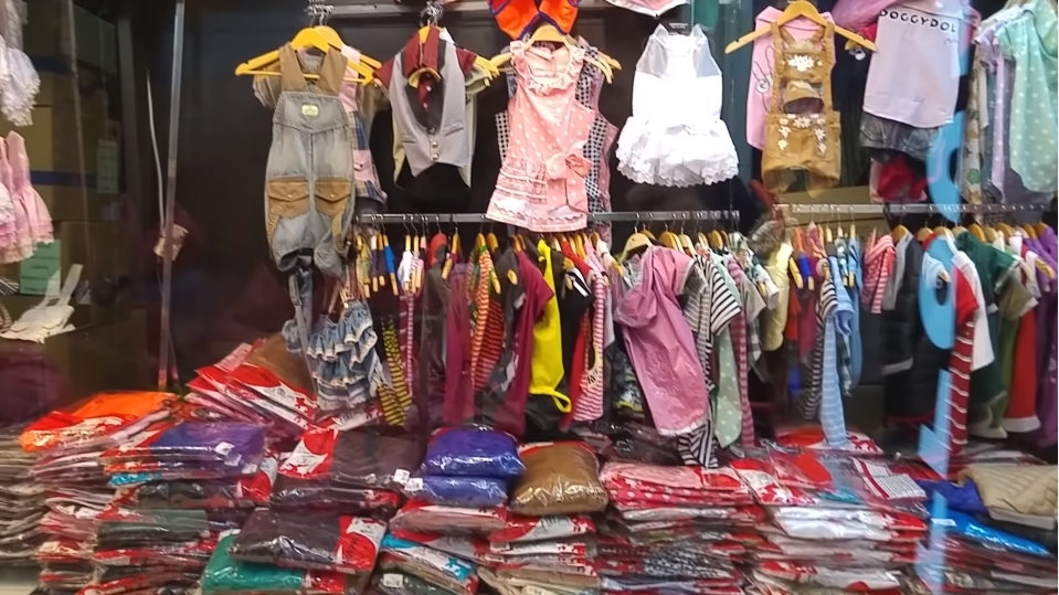 Bí quyết mua sỉ quần áo trẻ em giá rẻ ở chợ Chatuchak Thái Lan